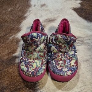 The North Face Kids Marbled Pink Trim Quilted Snow Boots